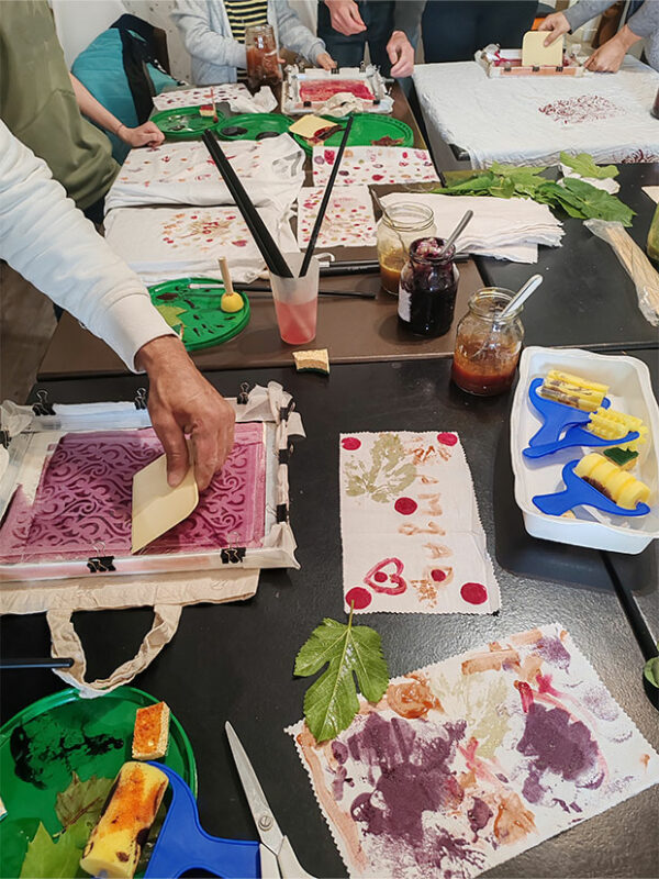 atelier encres végétales dans le Luberon